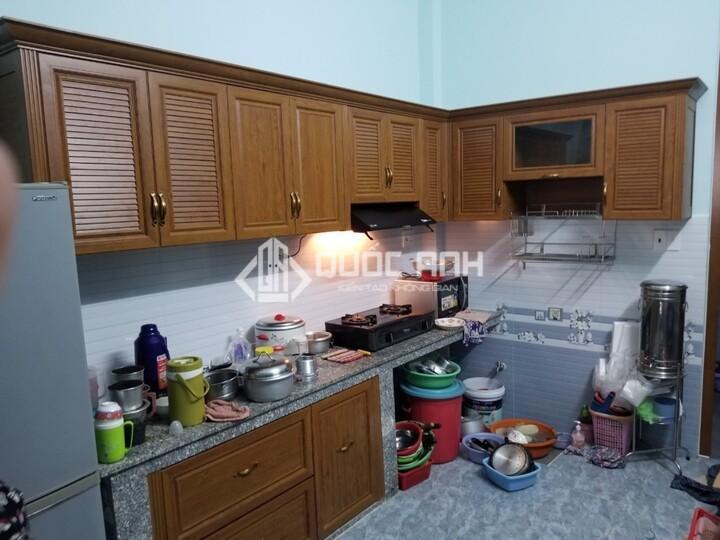 Tủ bếp nhôm hệ Omega có cấu tạo tương tự như các mẫu tủ bếp khác.