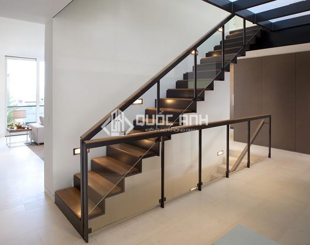 Cầu thang kính cường lực