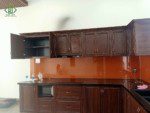Tủ bếp nhôm vân gỗ Quốc Anh Door (1)