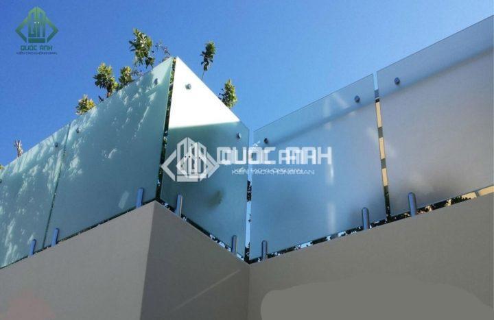 Lan can kính cường lực