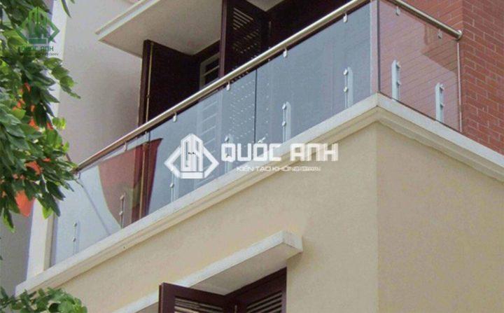 Lan can kính cường lực