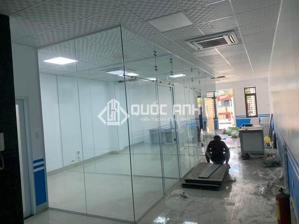 Vách ngăn kính cường lực - Cửa kính lùa cường lực