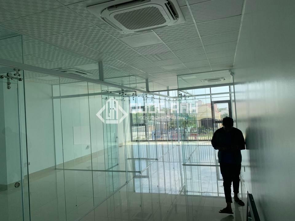 Vách ngăn kính cường lực - Cửa kính lùa cường lực