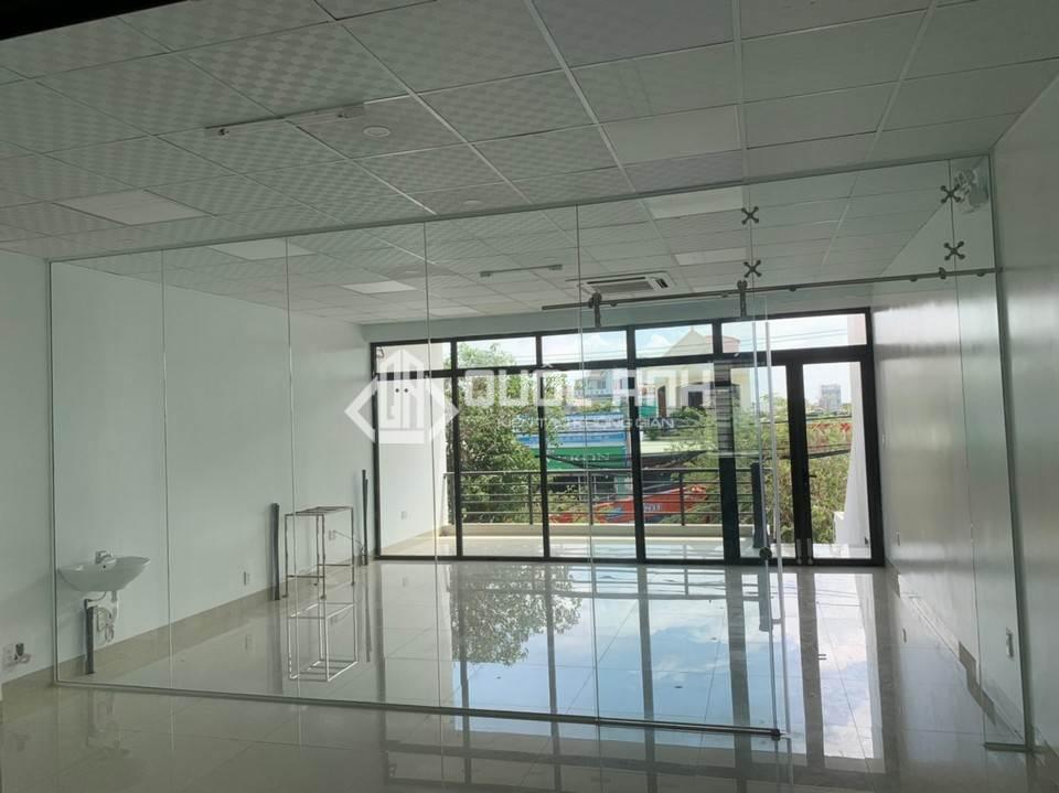 Vách ngăn kính cường lực - Cửa kính lùa cường lực