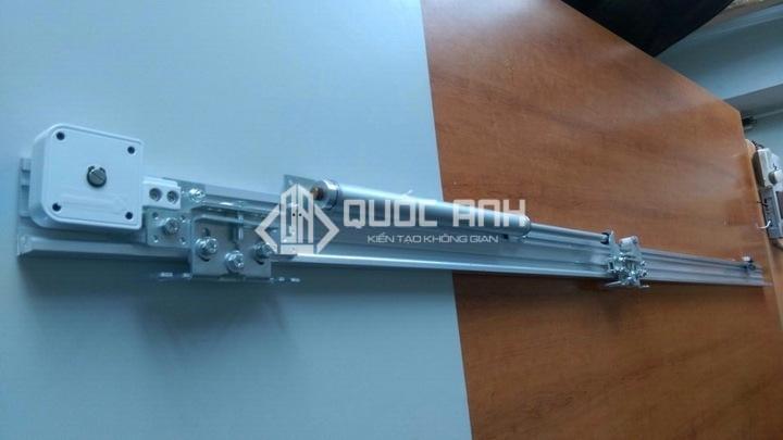 Thanh ray trượt dùng cho cửa lùa bán tự động. 