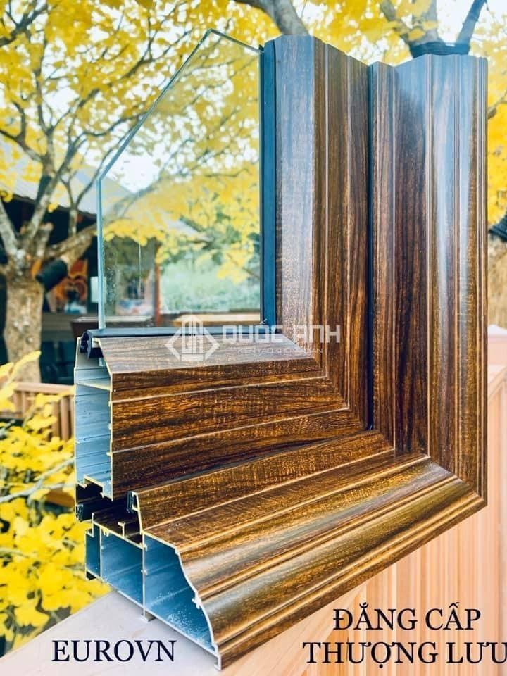 Bề mặt nhôm được phủ sơn tĩnh điện của hãng AkzoNobel.