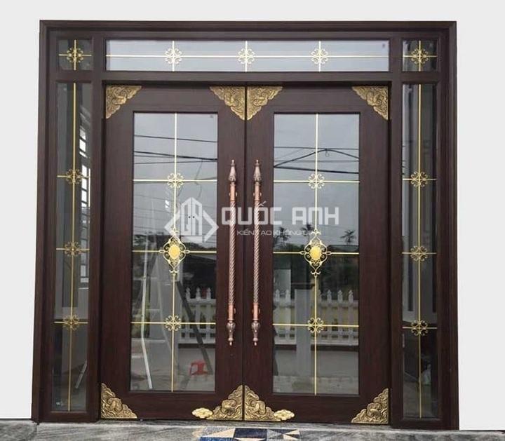 Kính hộp nan đồng giúp để lắp đặt cửa. 
