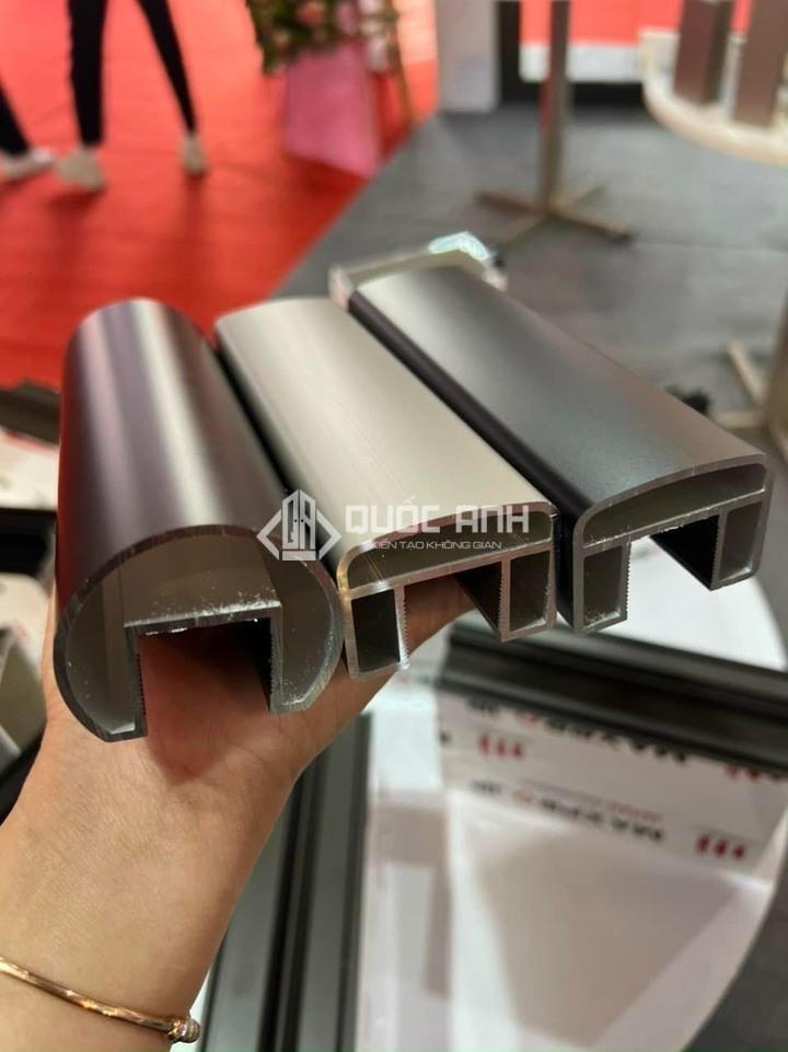 Lan can nhôm Maxpro sử dụng hệ nhôm Maxpro cao cấp, rất được ưa chuộng hiện nay. 