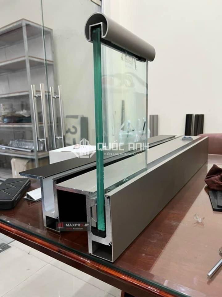 Mẫu mặt cắt lan can kính nhôm Maxpro. 