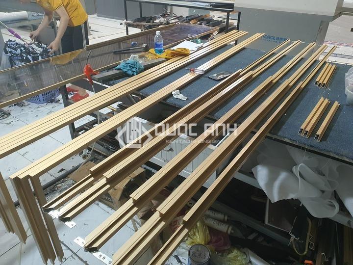 Thanh nhôm nhỏ tinh tế nhưng vô cùng chắc chắn. 