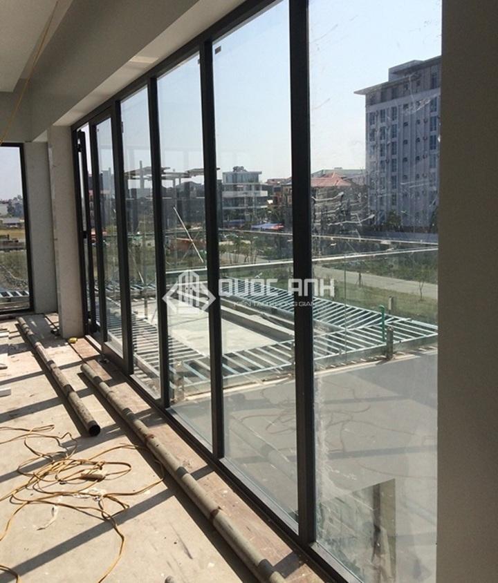 Liên hệ cho Quốc Anh Door để được hỗ trợ tư vấn báo giá chính xác nhất. 