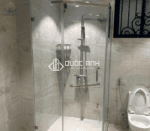 vach-ngan-phong-tam-kinh-quoc-anh-door (2)