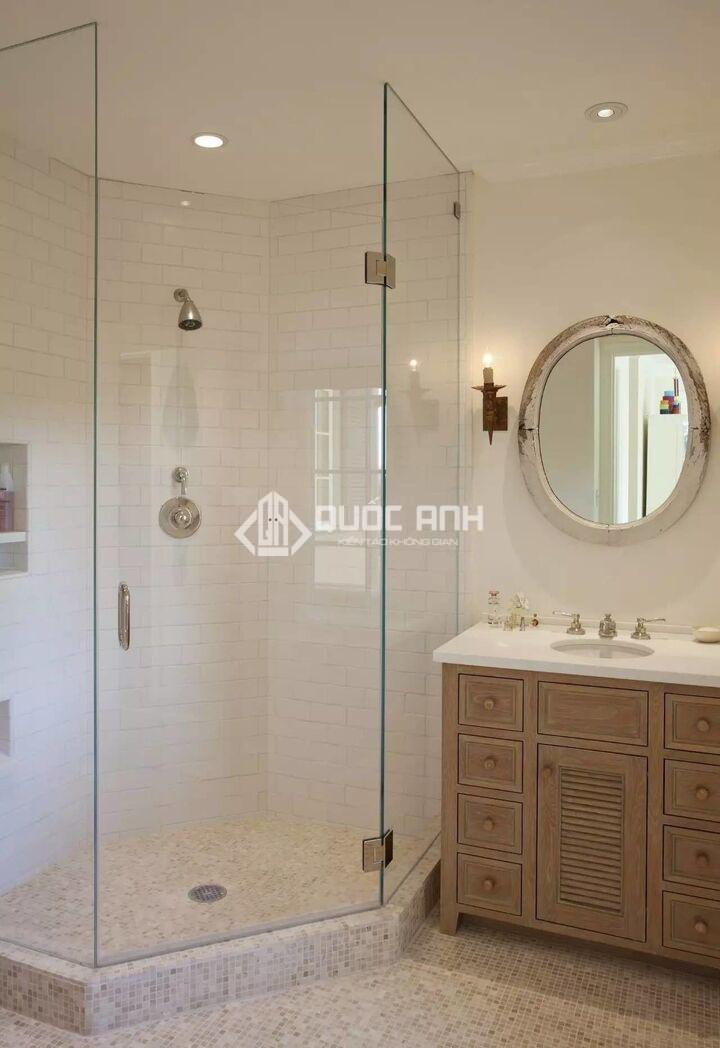 Vách ngăn phòng tắm kính đơn giản, sang trọng. 