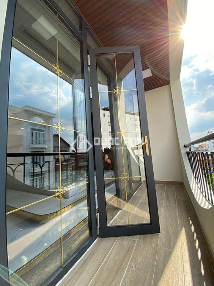 Quốc Anh Door địa chỉ thi công lắp đặt cửa nhôm kính giá tốt.