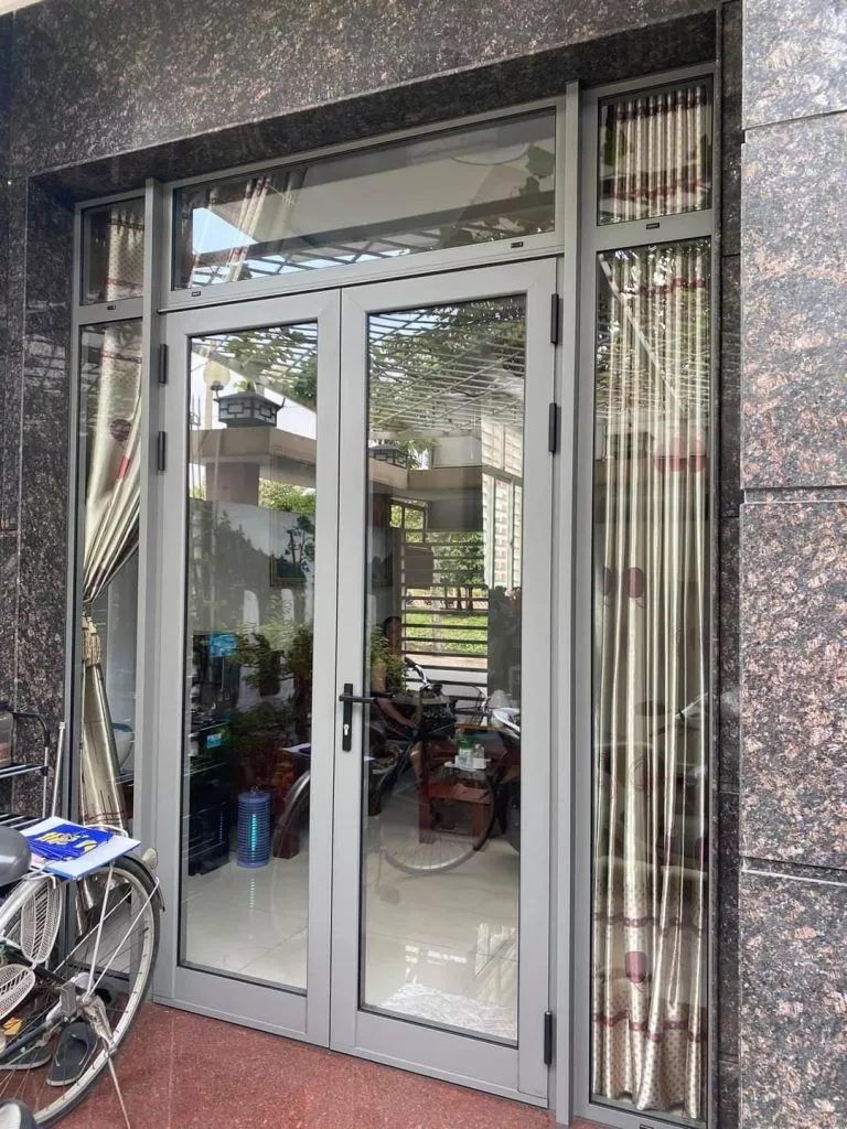cua-kinh-cuong-luc-khung-nhom-quoc-anh-door (8)