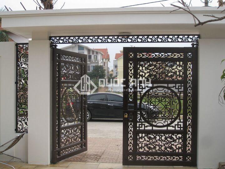 Mẫu cổng nhà sử dụng sắt CNC. 