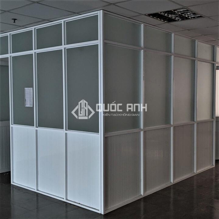 Vách ngăn phòng ngủ nhôm kính thông dụng.