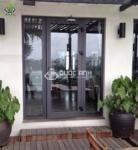 cua-nhom-xingfa-mau-xam-ghi-quoc-anh-door (6)