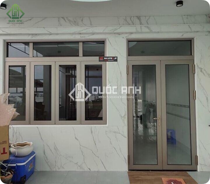 Quốc Anh Door chuyên phân phối và lắp đặt cửa sổ nhôm Maxpro giá tốt.