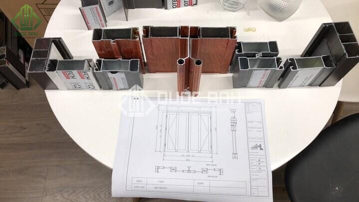 Mặt cắt thanh nhôm hệ vừa mở trượt vừa mở quay Eurotech. 