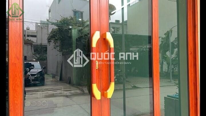 Phụ kiện đồng bộ với bộ cửa. 