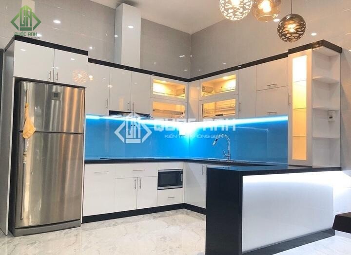 Tủ bếp thông minh giúp không gian bếp gọn gàng ngăn nắp hơn. 