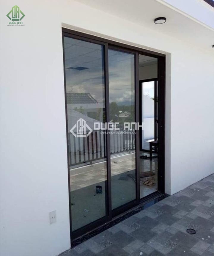 Cửa nhôm Xingfa 3 cánh lùa.