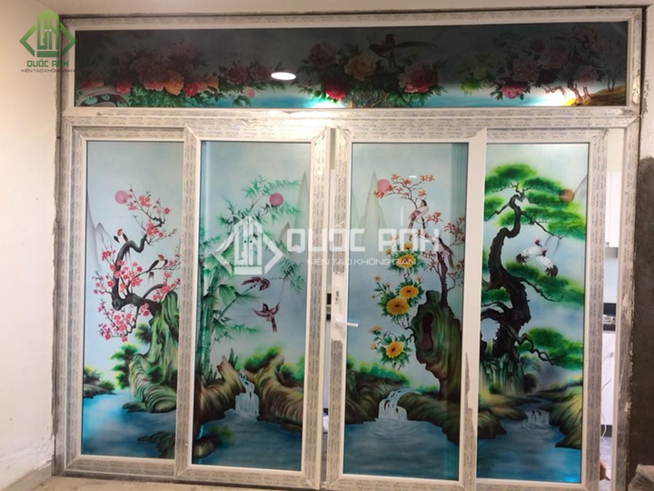 Mẫu kính hoa văn thông dụng. 