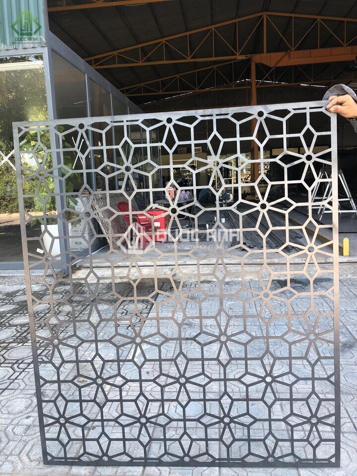 Quốc Anh Door chuyên thi công khung sắt, tấm sắt đa dạng mẫu mã. 