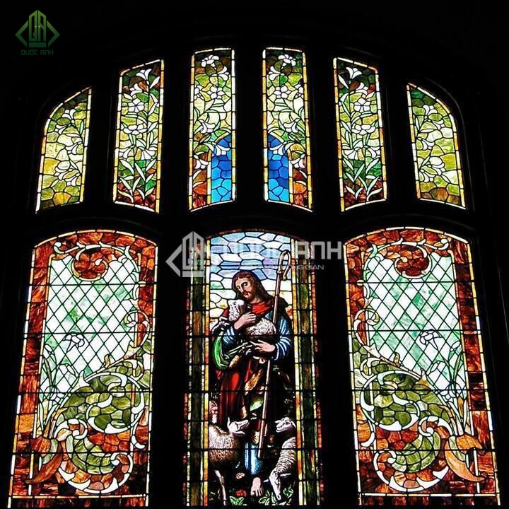 Tranh kính nhà thờ. 