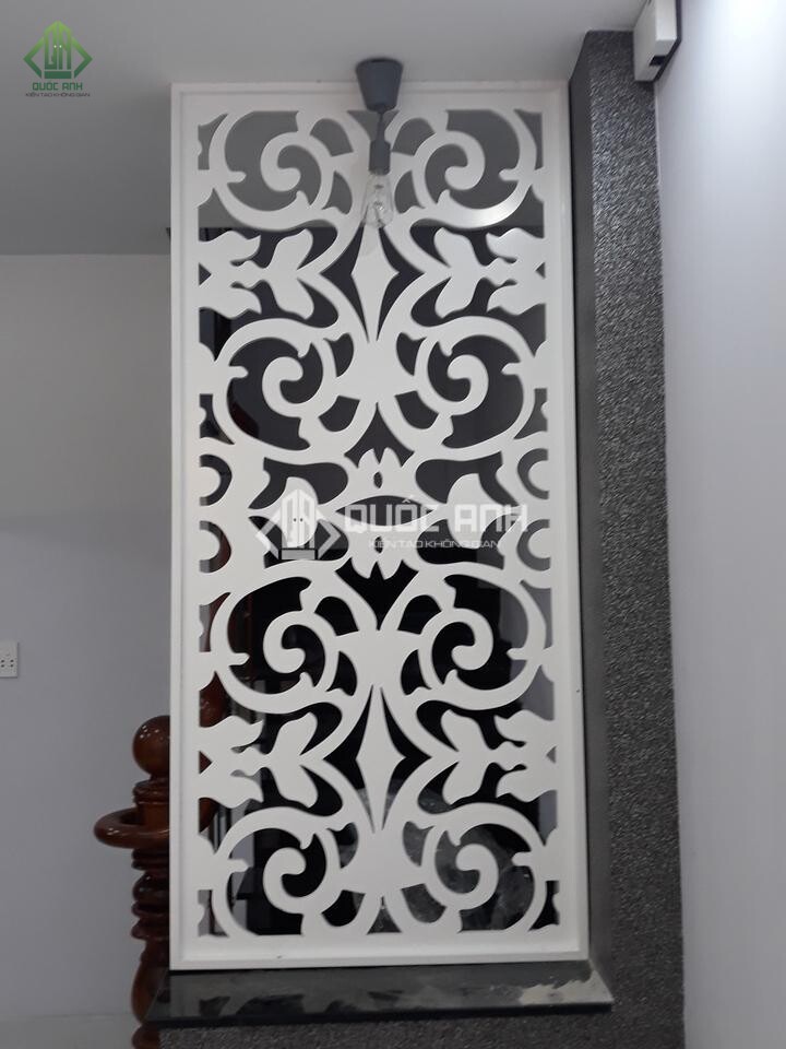 Vách ngăn CNC đặt vị trí cầu thang. 