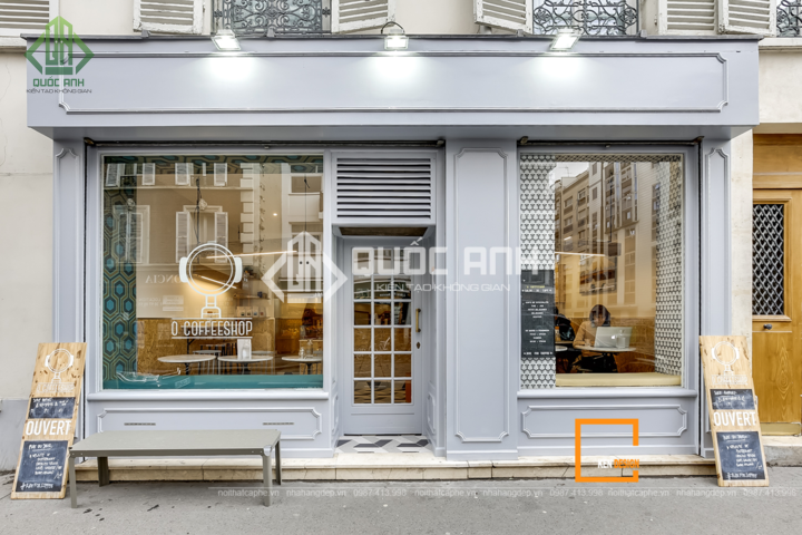 Cửa kính quán cafe độc đáo. 