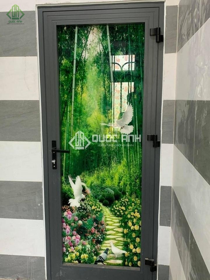 Cửa nhôm kính hoa văn có tính thẩm mỹ cao.