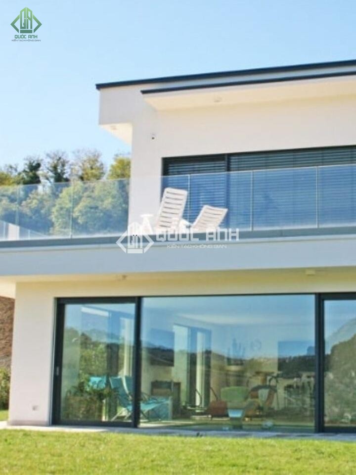 Lan can kính âm sàn có rất nhiều ưu điểm nổi bật.