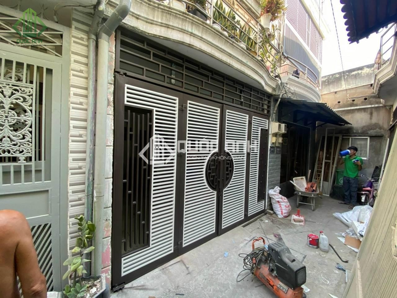 Cổng nhà 2 cánh và cổng 4 cánh nên chọn loại nào?