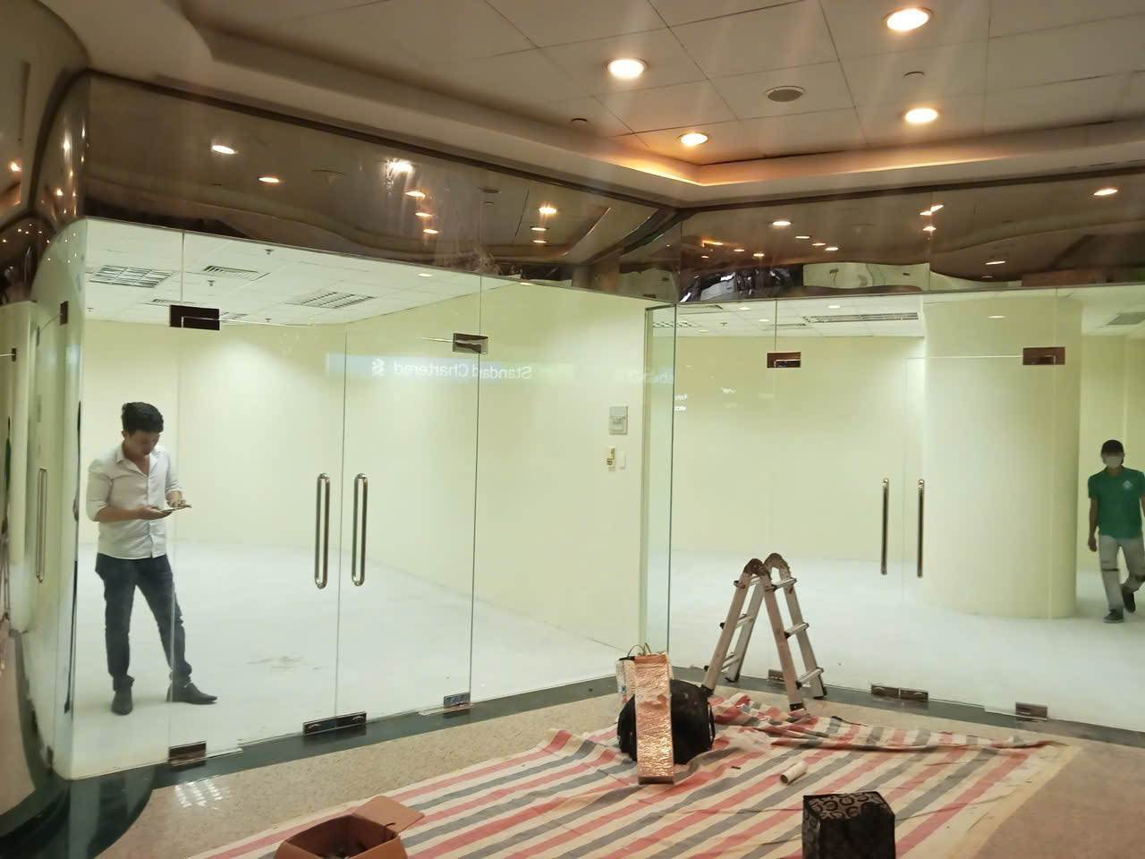 10+ mẫu cửa kính thủy lực đẹp, hiện đại