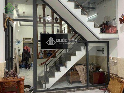 Tìm hiểu mẫu vách ngăn cầu thang đẹp, sang trọng