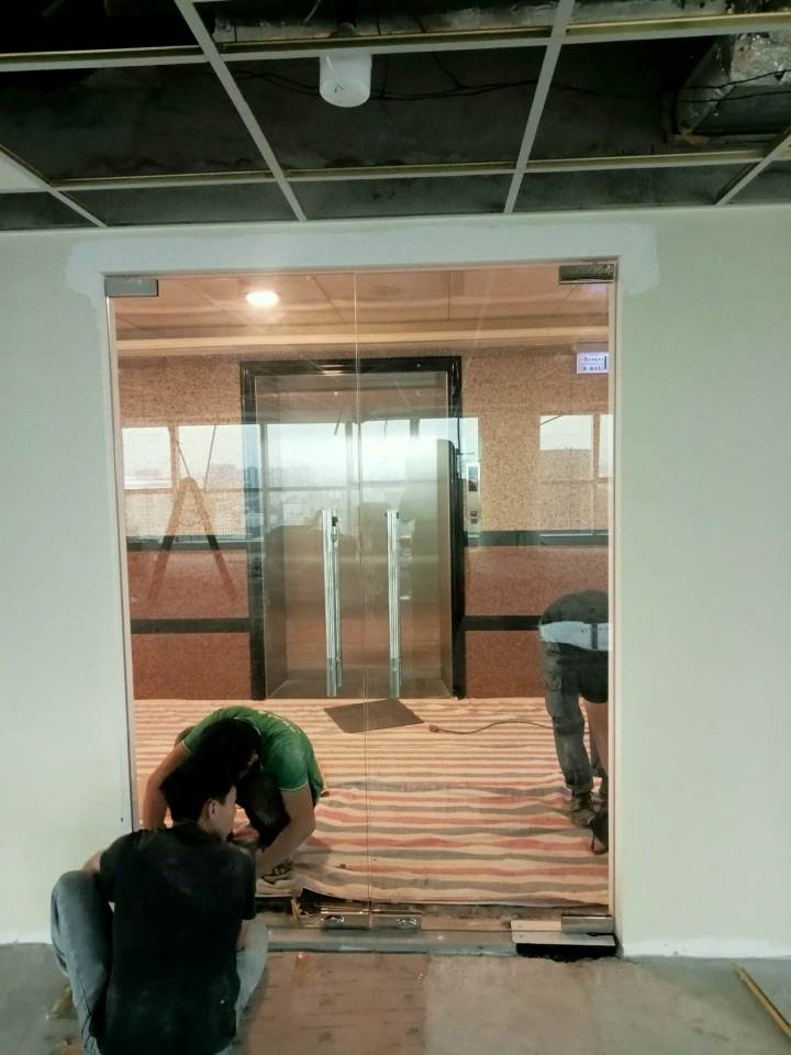 Sửa Cửa Kính Cường Lực