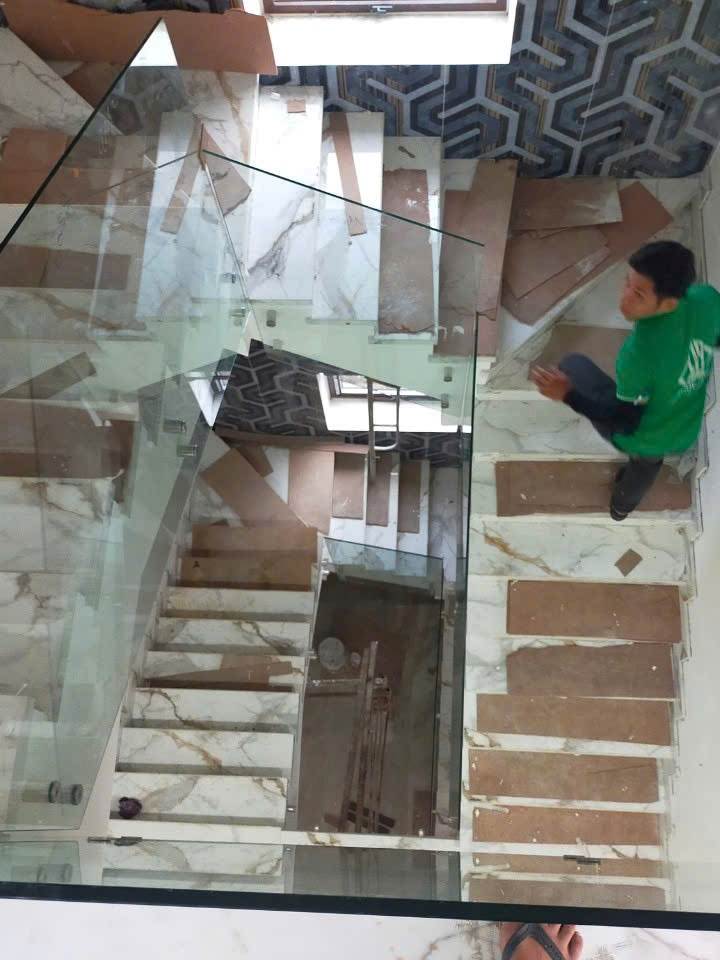 10 mẫu lan can kính cường lực đẹp được ưa chuộng năm 2024