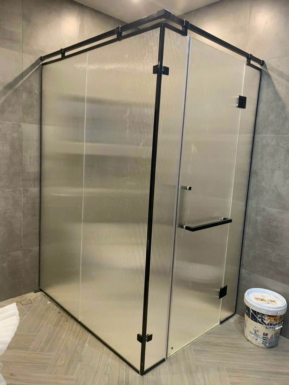 10 mẫu phòng tắm kính đẹp, thiết kế hiện đại 2024